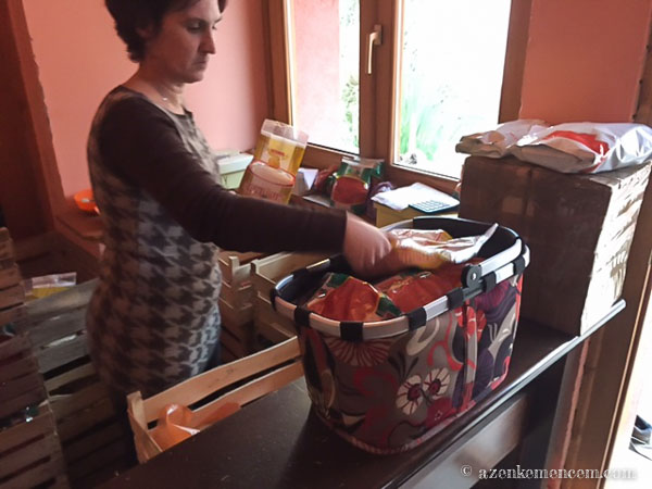 Csirkepörkölt nokedlivel - paprika vásárlás a Kiss családnál Bezdánban